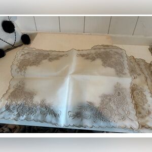 Vintage wheat hand embroidered linen napkins set Placemat Beige scalloped edge
